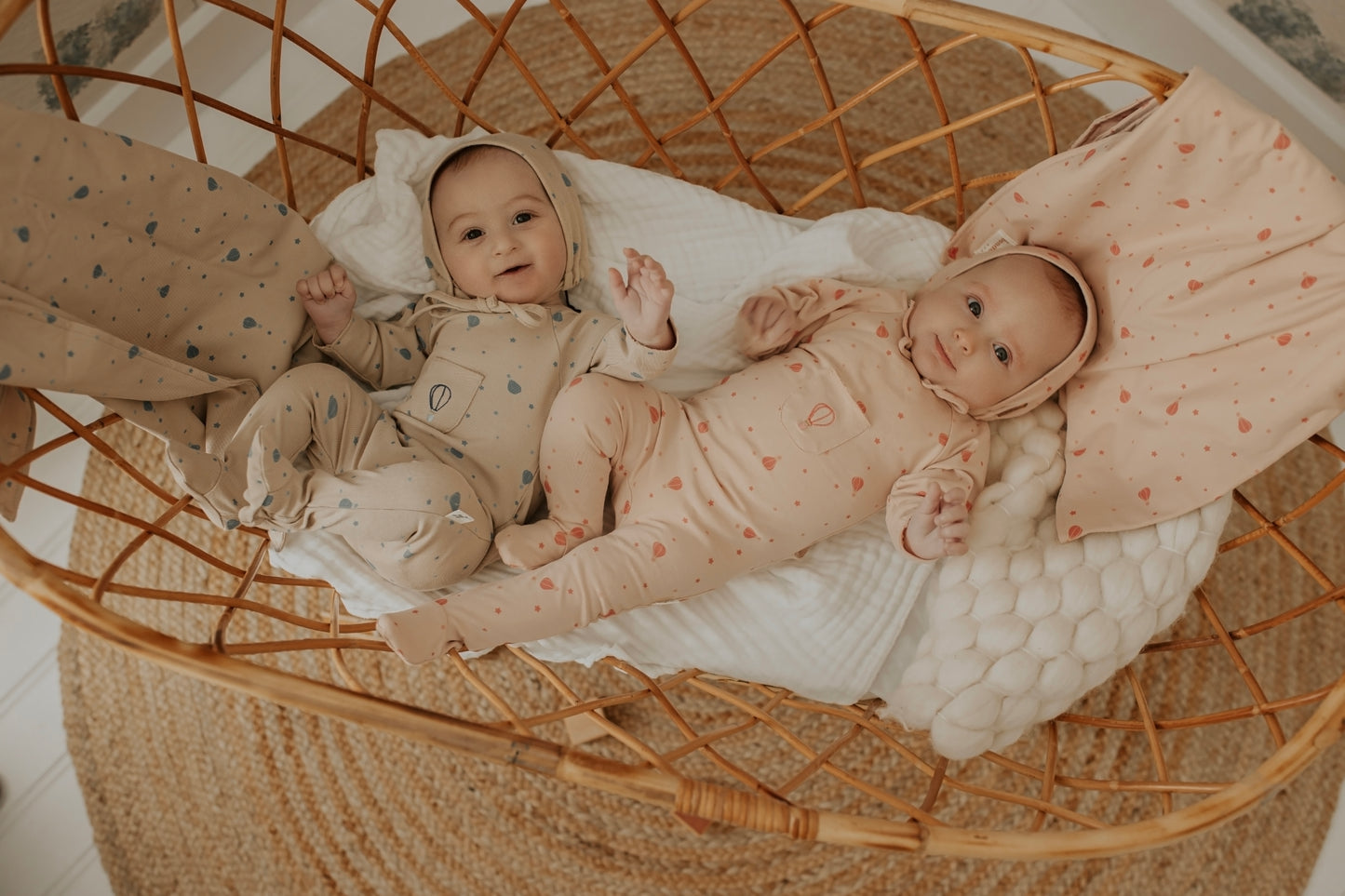 Air Balloon Print Blanket-Beige