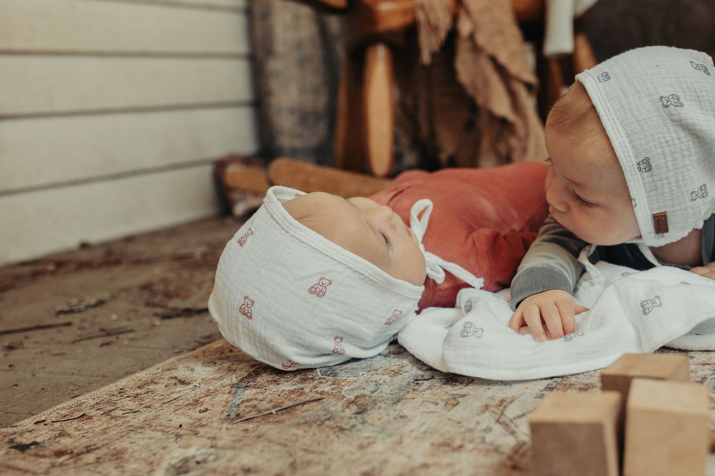 Teddy Print Hat-Blue-Gray-Muslin