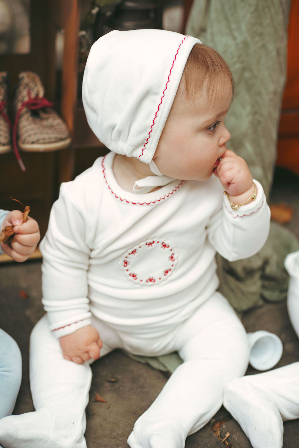 Bow Velour Hat-White & Red