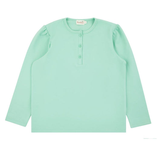girls green t-shirt